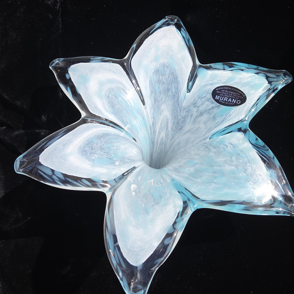 Murano Glass Floral Art - Light Blue and White Made In Italy - Picture 5 of 5